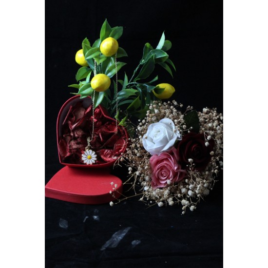 Papatya Kolye Altın Kaplama Özel Kalp Kutuda & Mini Demet 3'lü  Güller Sevgiliye Hediye