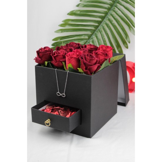 Kırmızı Güller 15 Adet Kutu Dolusu Siyah Çekmeceli & Sonsuzluk Kolye Sevgiliye Hediye