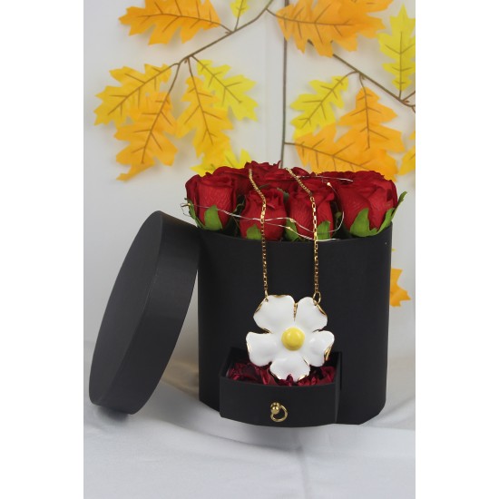 Kutu Dolusu Güller 15 Adet Altın Kaplama Papatya Kolye Boydan Led Işıklı Set Hediye