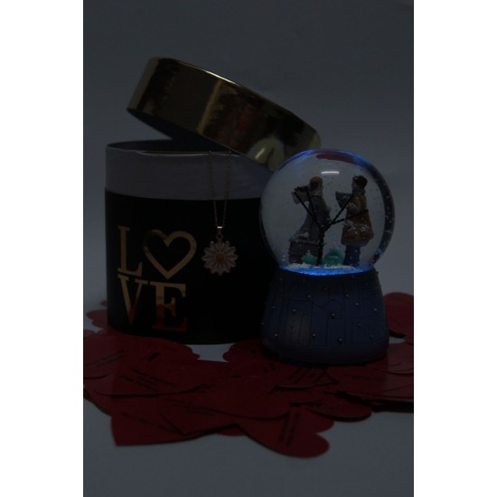Sevgiliye Kar Küresi Papatya Kolye Altın Kaplama Love Yazılı Kutu 365 Gün Aşk Sözler Concept Hediye